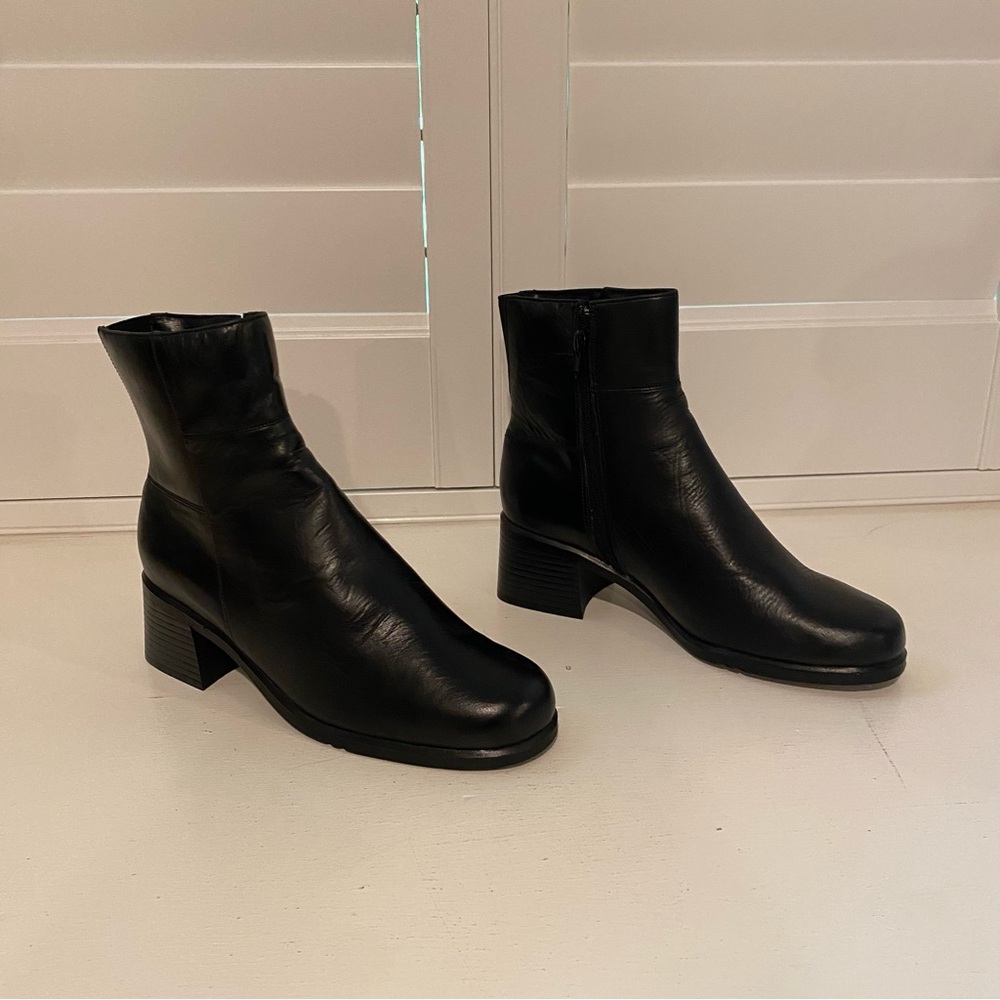 NWOT A J Valenci Elegant Black Boots Size 7.5
